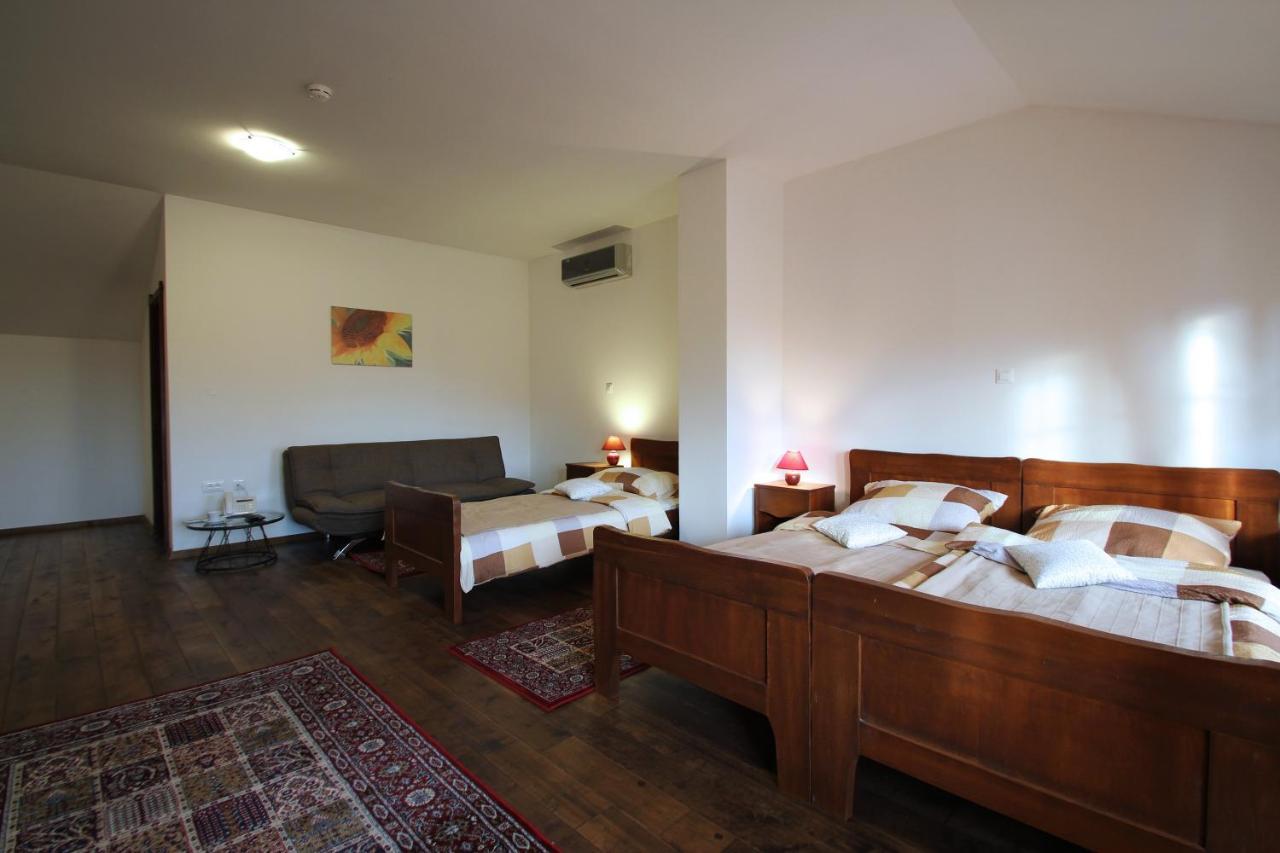 Hotel Lug Eszék Kültér fotó